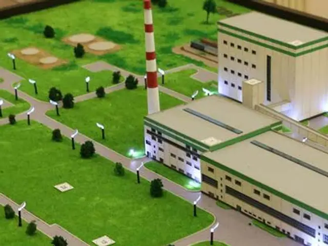 Макет стекольного завода с ночной подсветкой, 1:250